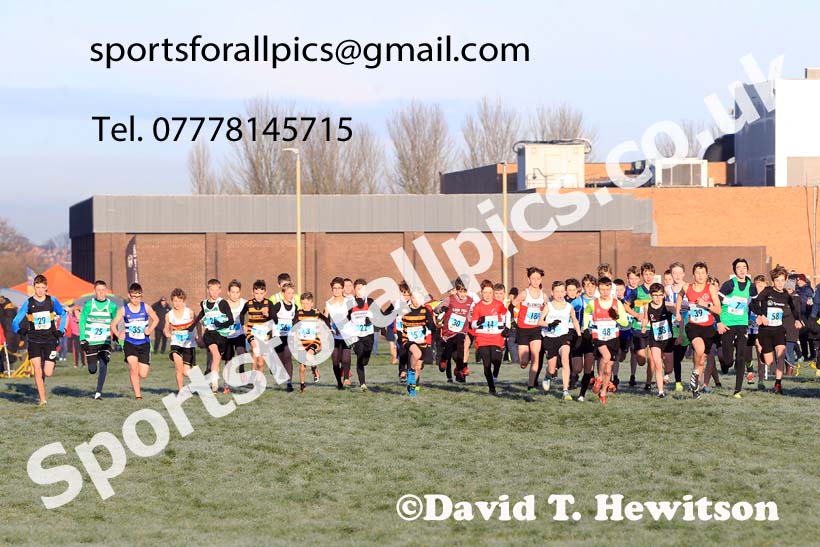 Boys under-13s, 2022 North Eastern Cross Country Champs., Temple Park, South Shields.  Photo: David T. Hewitson/Sports for All Pics
